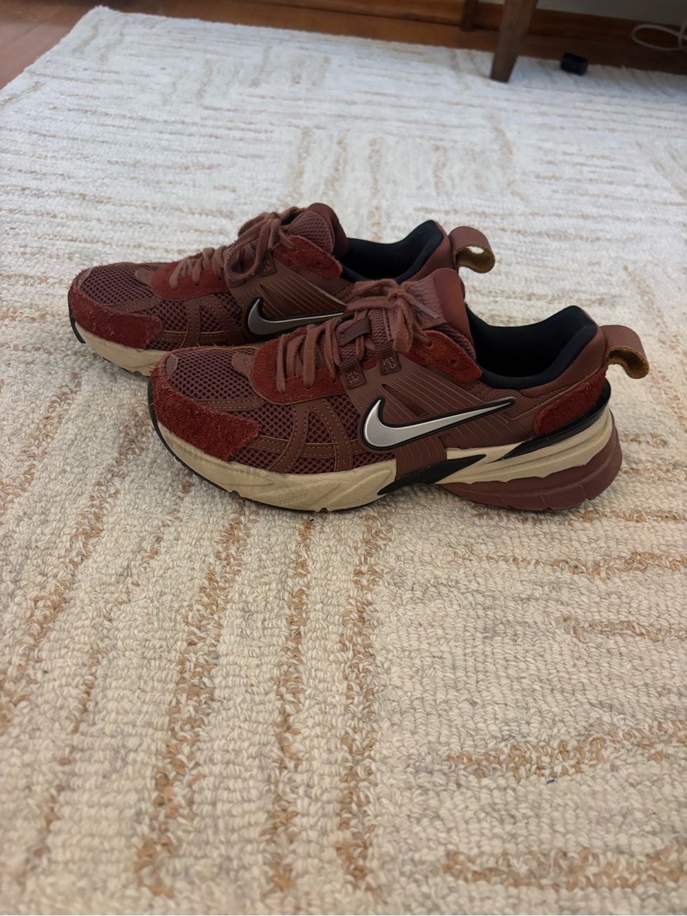 Nike V2 Run Sneakers - Rust/Burgundy